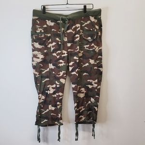 Women's Camo Ankle Cargo Jeans - Olive/Khaki